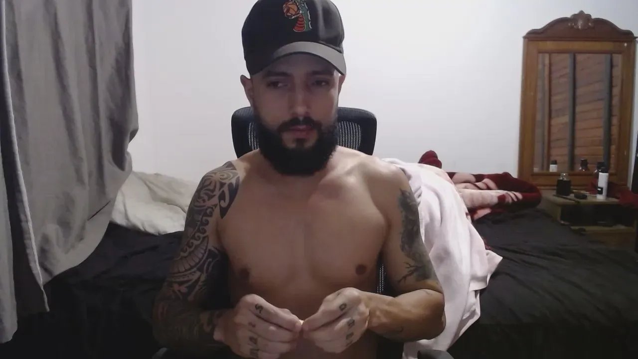 Offline ghusantos30 on Cam4