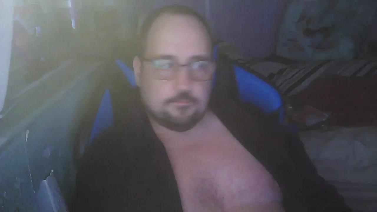 Gizmondo328 on Cam4 
