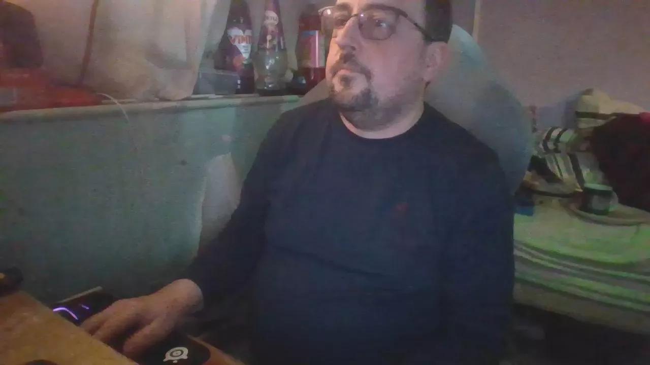 Gizmondo328 on Cam4 