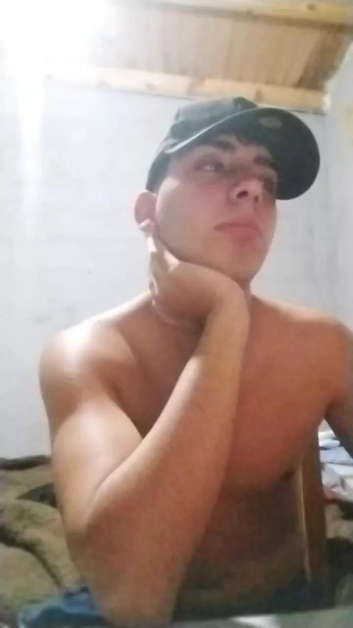grossofy on Cam4 