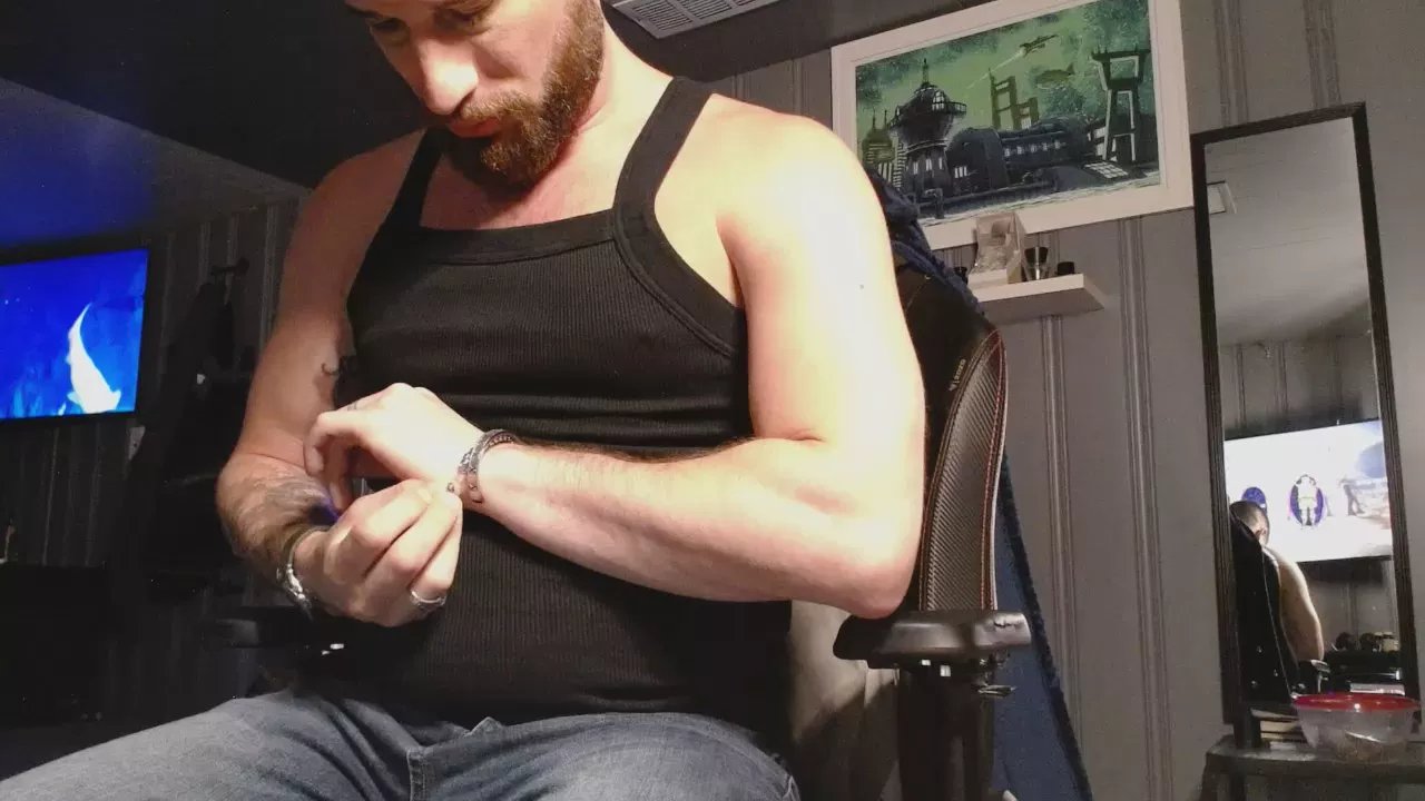 Offline H_Daddy on Cam4