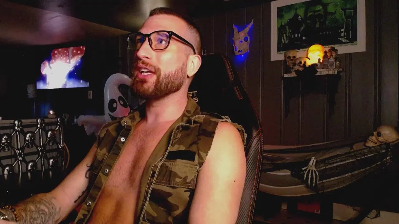 Offline H_Daddy on Cam4