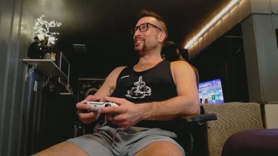 Offline H_Daddy on Cam4