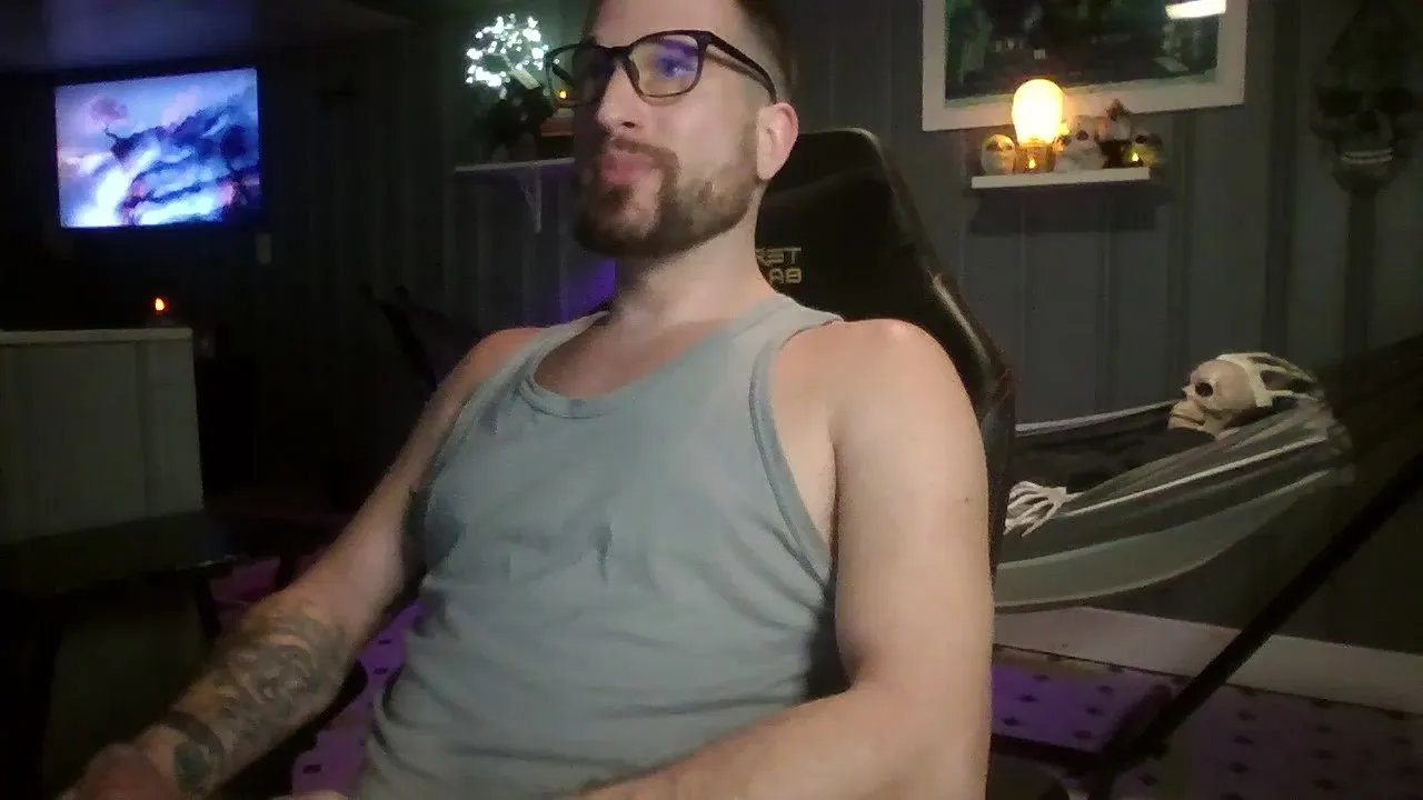 Offline H_Daddy on Cam4