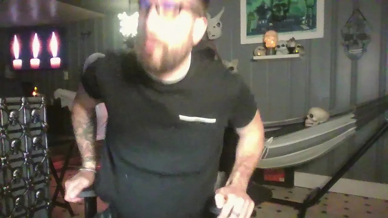 Offline H_Daddy on Cam4