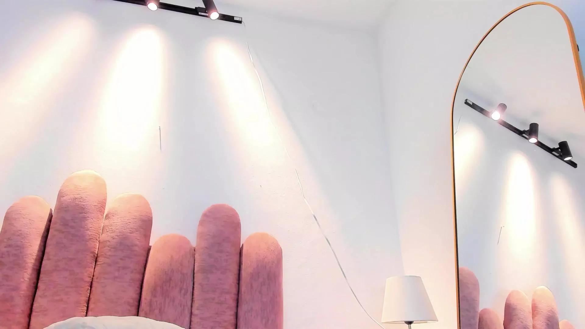 HannaGray22 on Cam4 