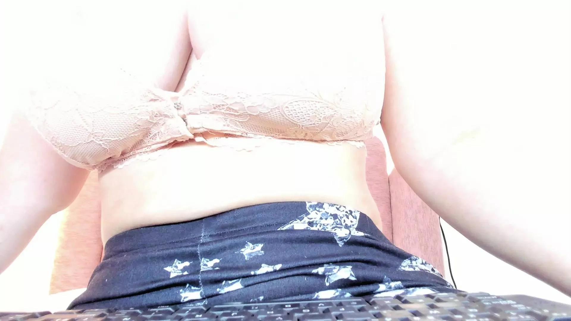 HannaGray22 on Cam4 