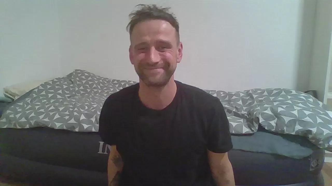 hartdickleon on Cam4 