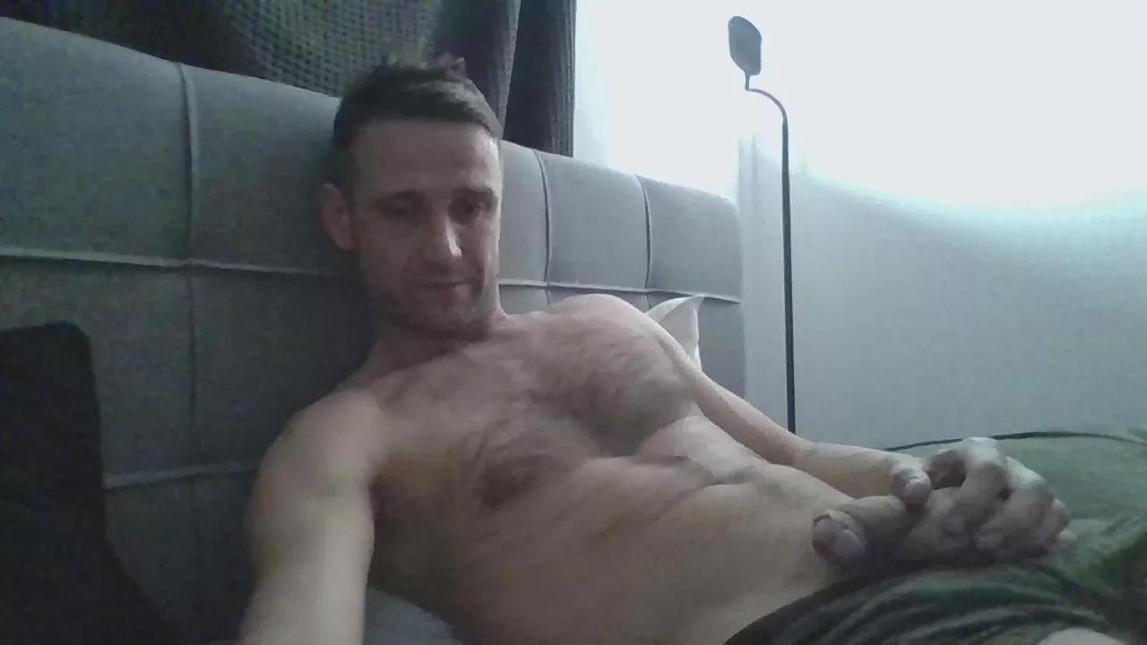 hartdickleon on Cam4 