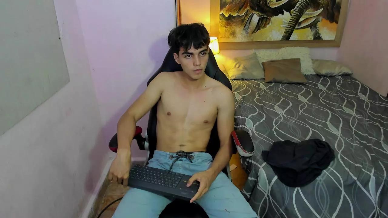 heiker_ on Cam4 