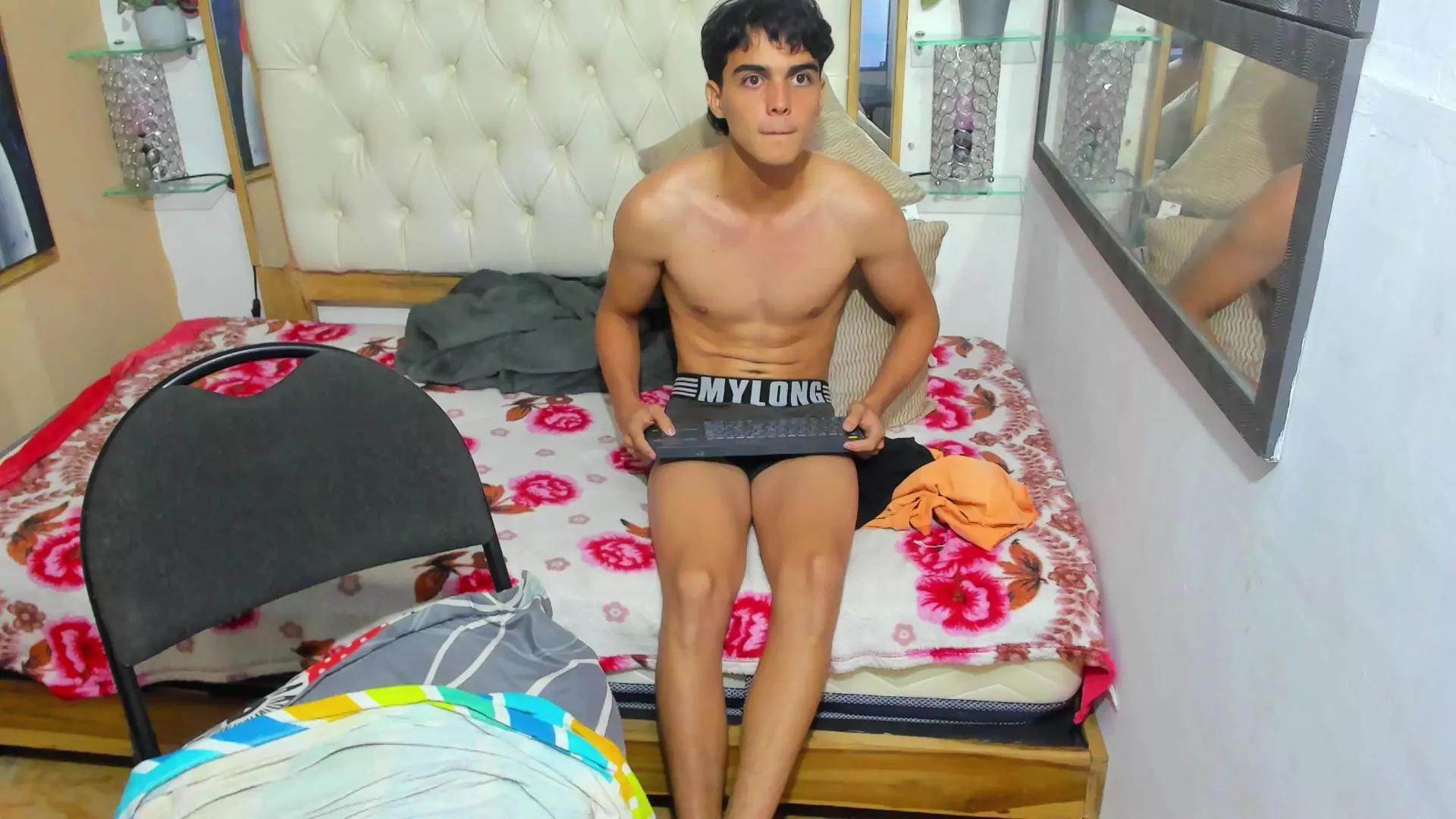 heiker_ on Cam4 