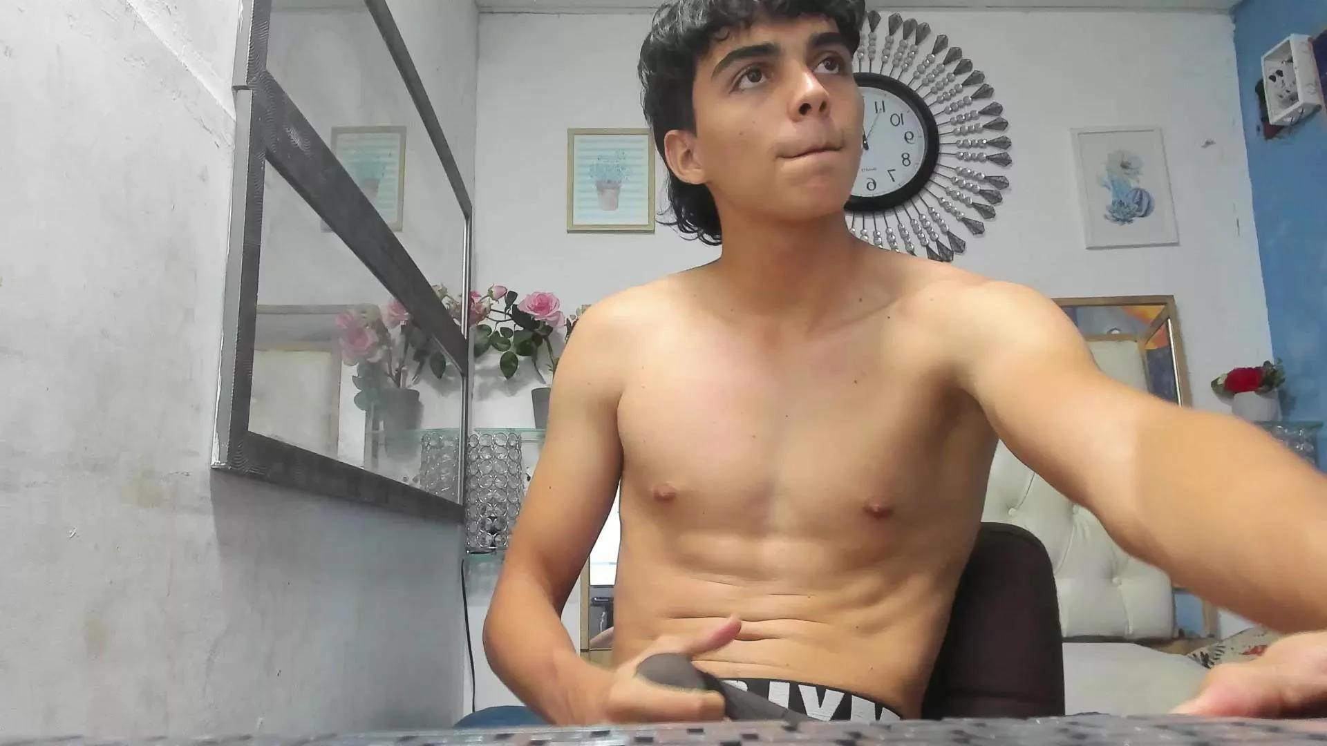 heiker_ on Cam4 
