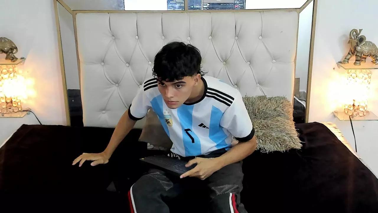 heiker_ on Cam4 