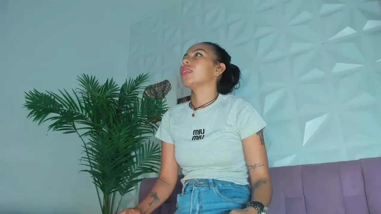 Freechat Hellen_Sky on Cam4