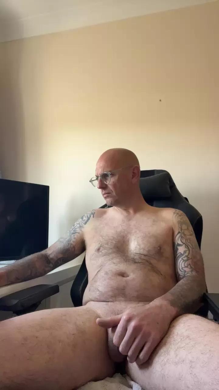 hornyhants1 on Cam4 