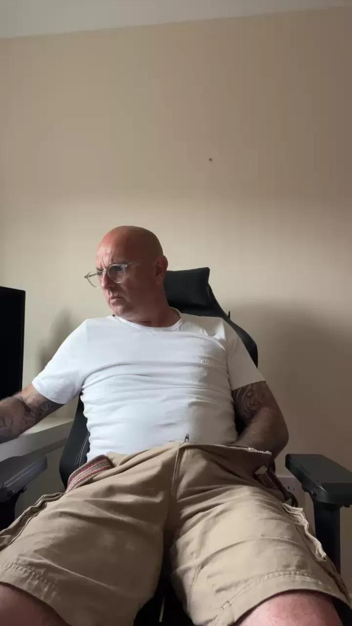 hornyhants1 on Cam4 
