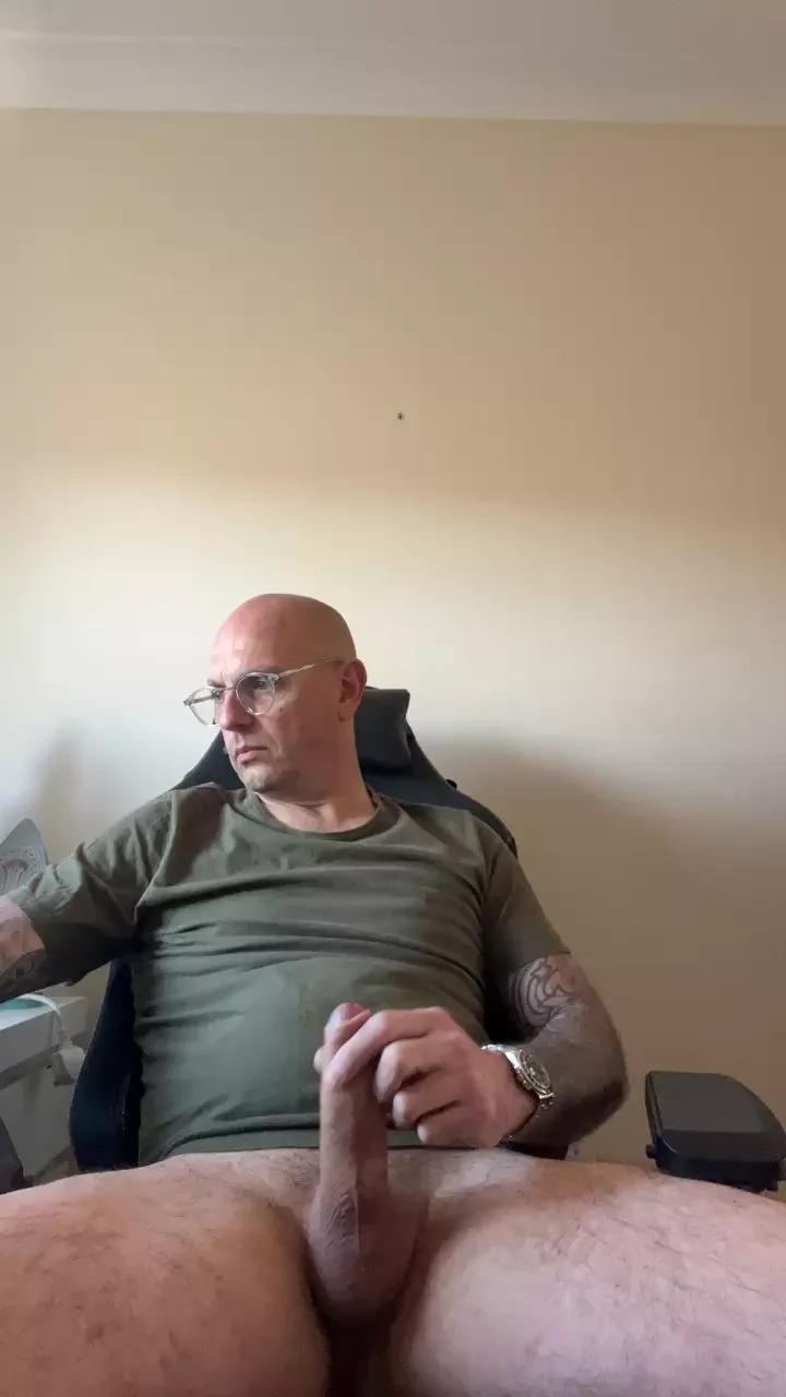 hornyhants1 on Cam4 