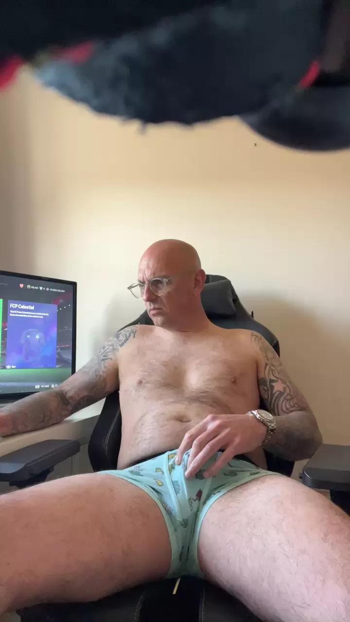hornyhants1 on Cam4 