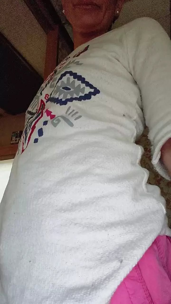 Offline Hotledy69 on Cam4