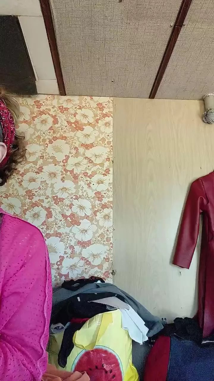 Offline Hotledy69 on Cam4