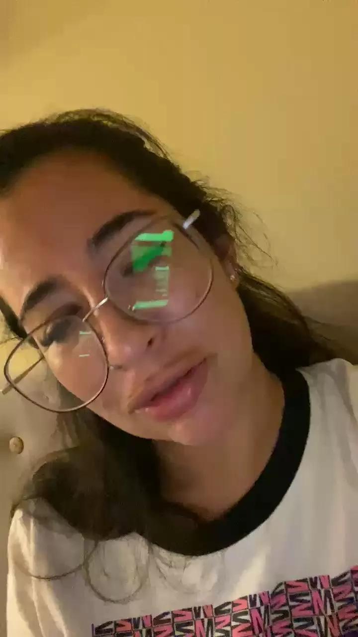Isapekha on Cam4 