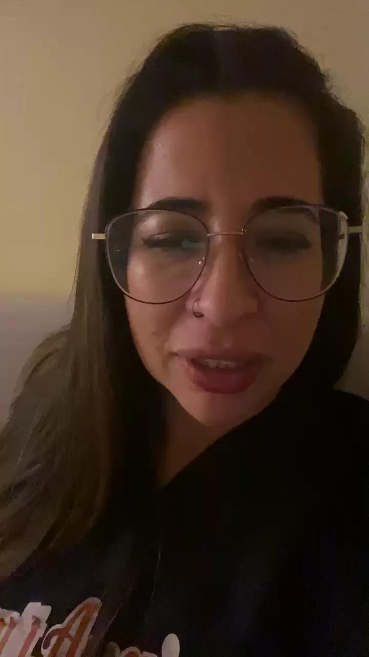 Isapekha on Cam4 