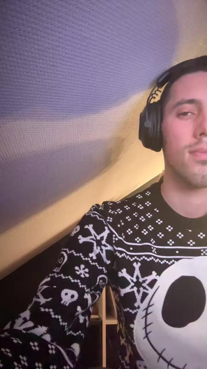 itsValko on Cam4 