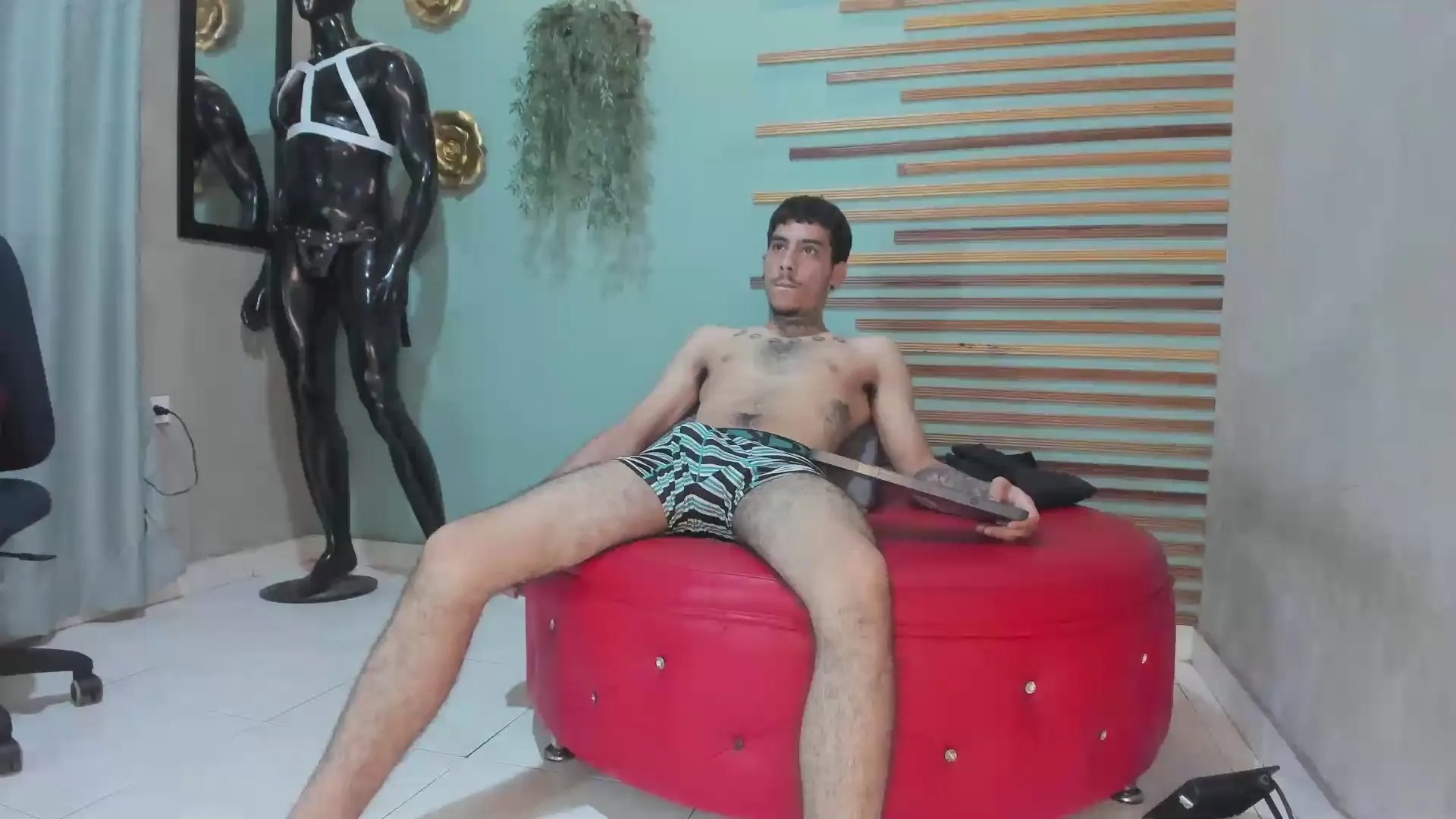 Offline jharol_cardona on Cam4