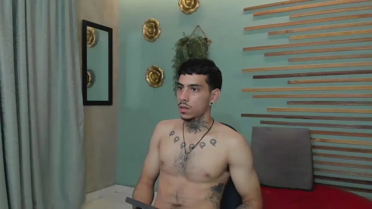 Offline jharol_cardona on Cam4