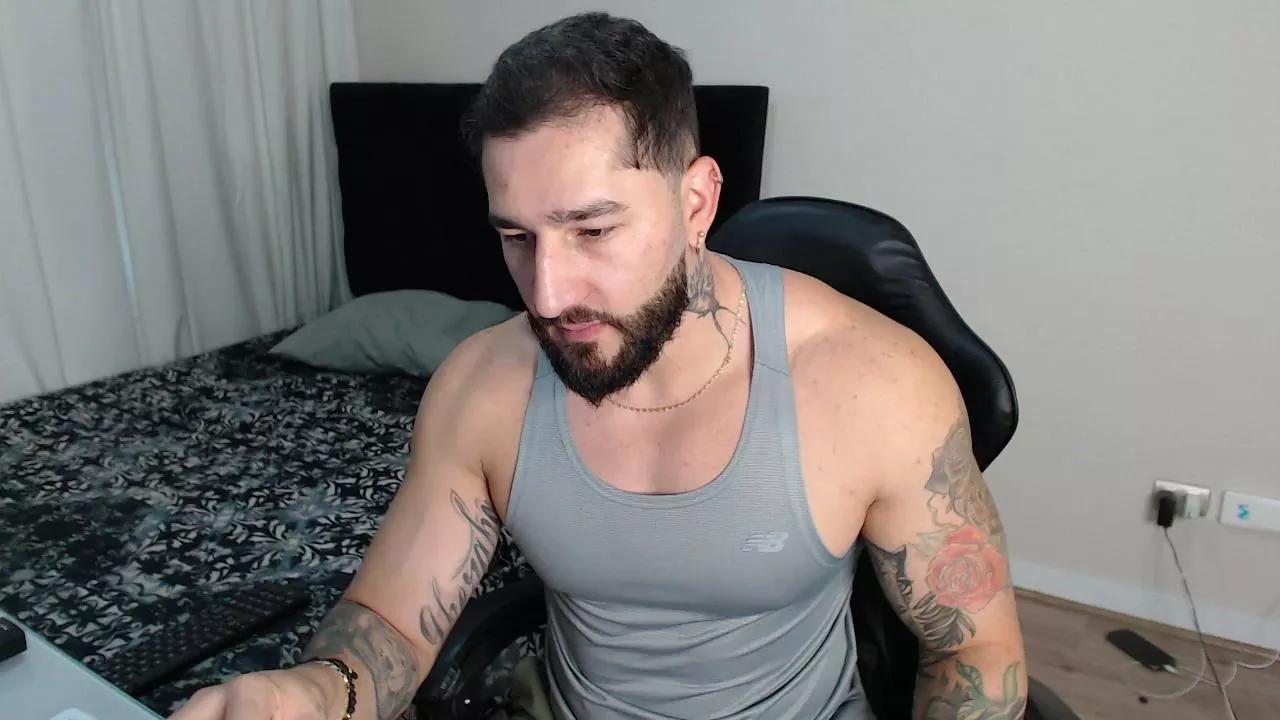 Johnklleyn on Cam4 