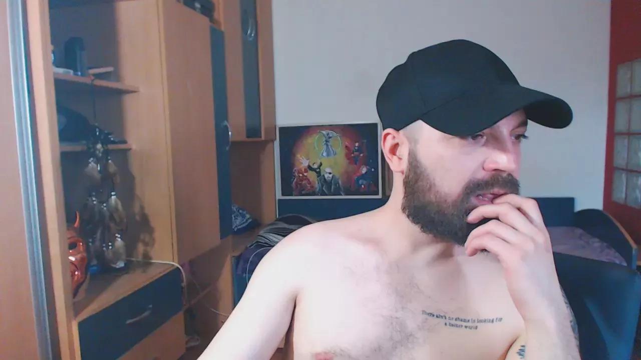 johnnylove22 on Cam4 