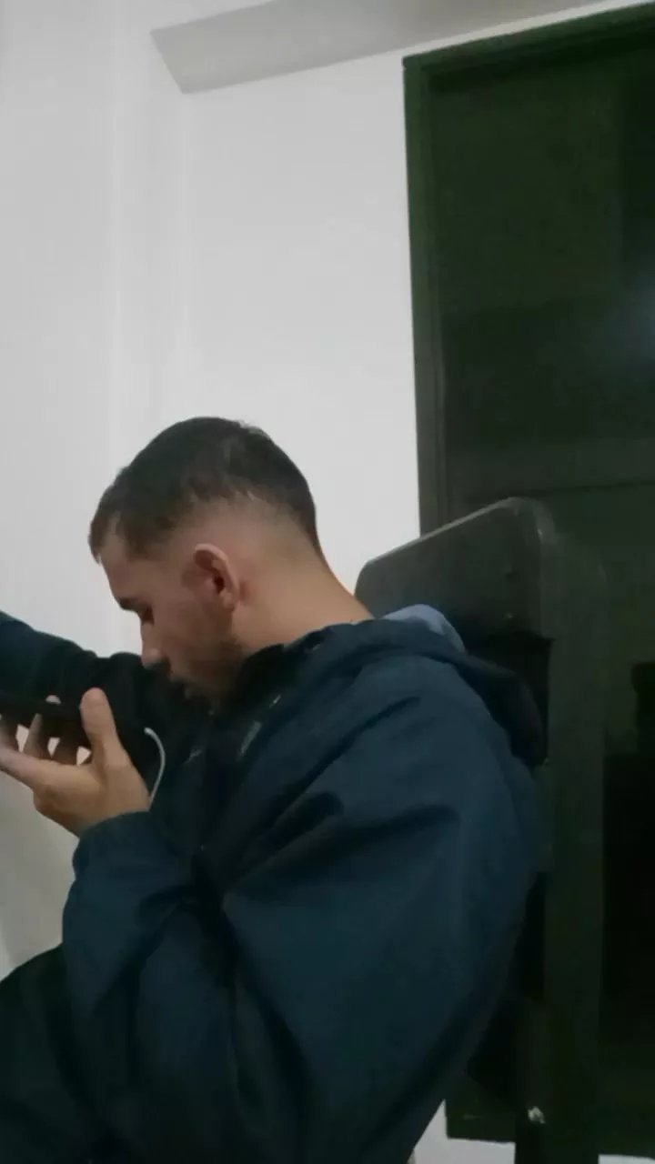 Offline jorgeeeeeeeeee on Cam4