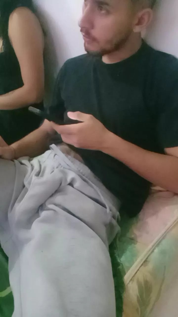 Offline jorgeeeeeeeeee on Cam4