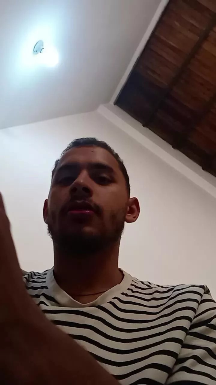 Offline jorgeeeeeeeeee on Cam4