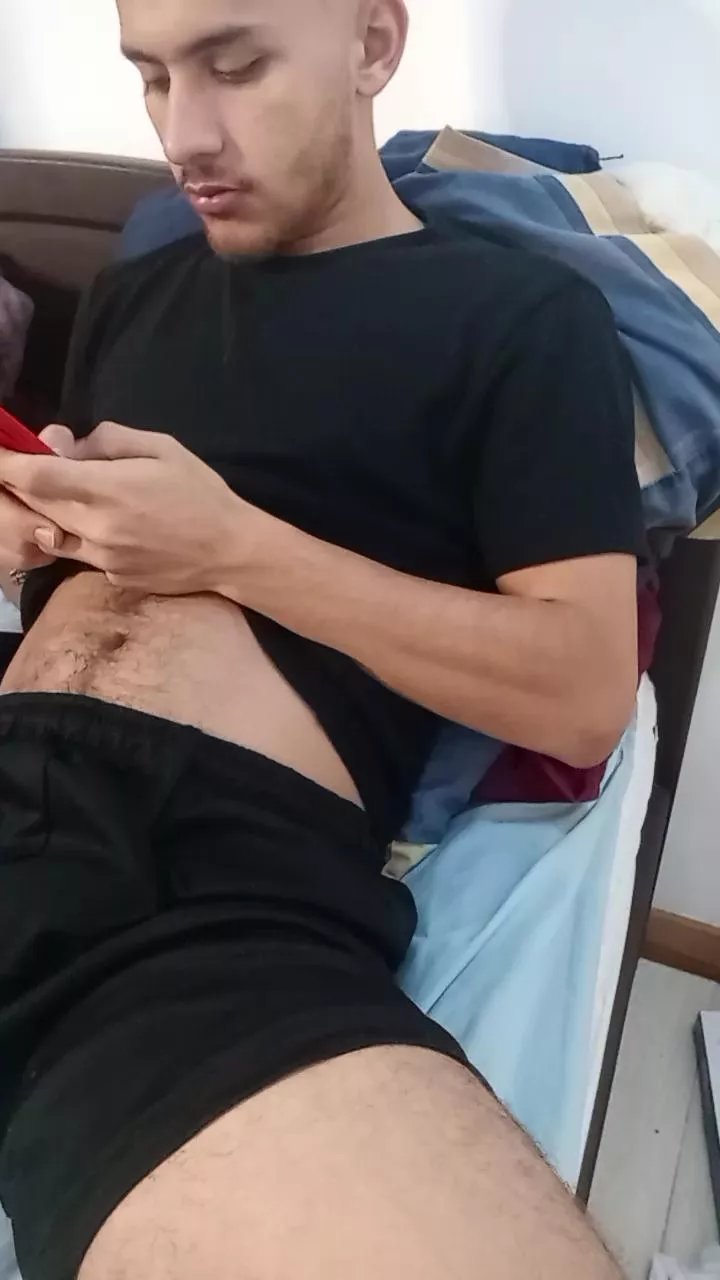 Offline jorgeeeeeeeeee on Cam4