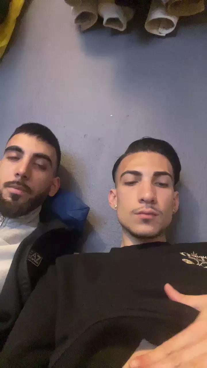 Jotadoble21 on Cam4 