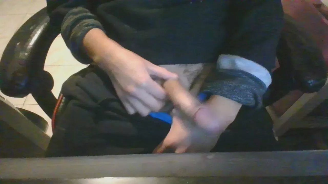 Offline jovendeconce29 on Cam4