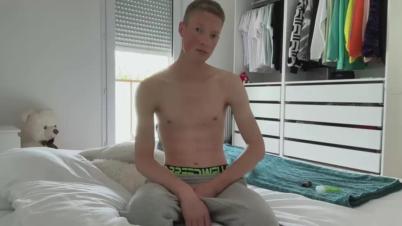 JulianSkyler on Cam4 