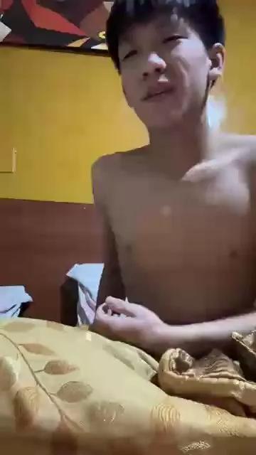 Kaiker_twink on Cam4 