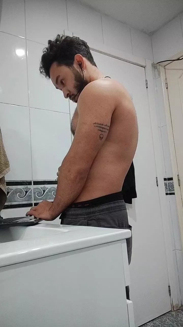 Offline Kalio on Cam4