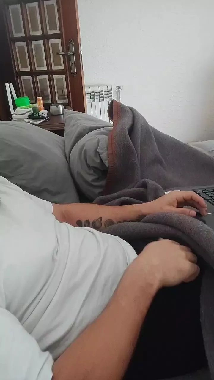 Offline Kalio on Cam4