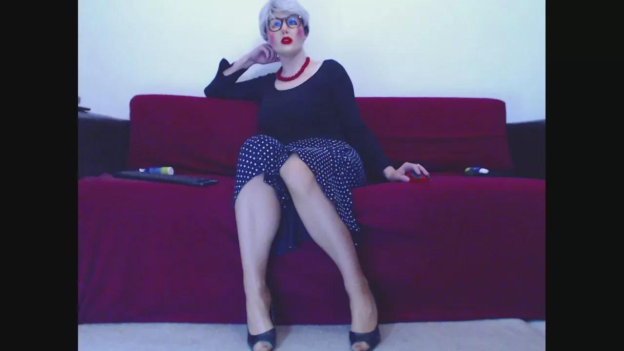 Kamila_office on Cam4 