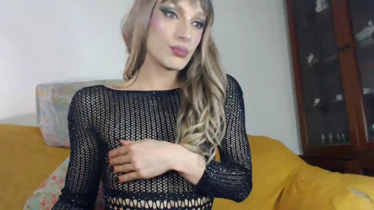 Karendolly8 on Cam4 