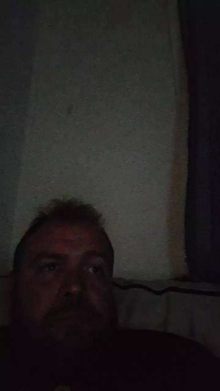 Offline kentishcouple25 on Cam4