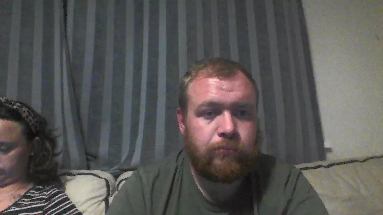 Offline kentishcouple25 on Cam4