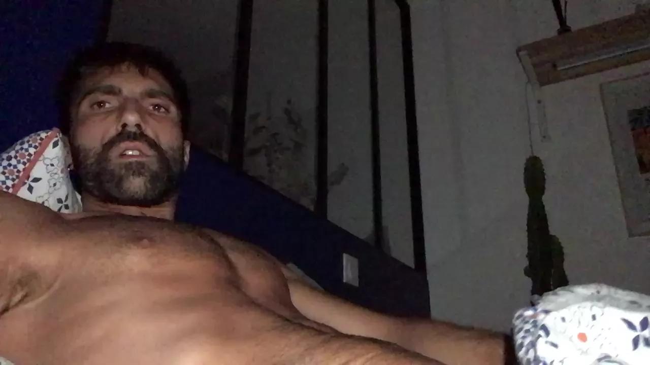 KiinkyBtm on Cam4 
