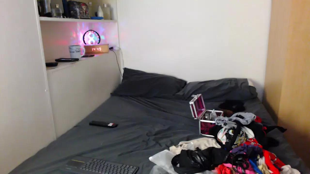 KissraChick on Cam4 