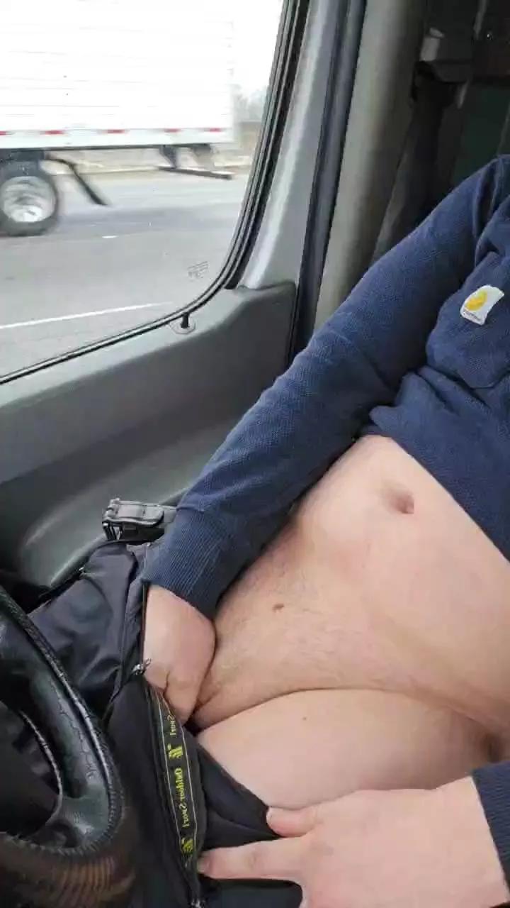 Kleindude on Cam4 