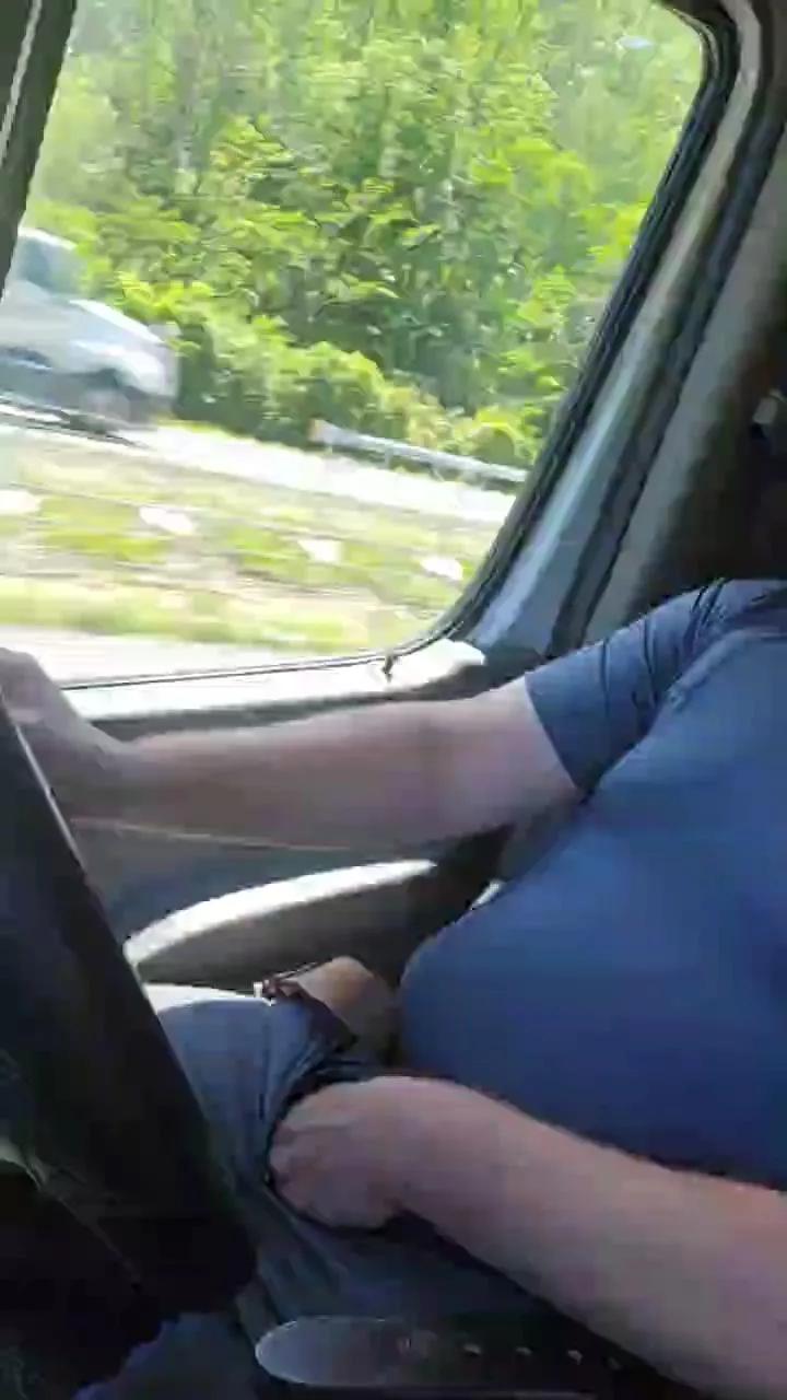 Kleindude on Cam4 