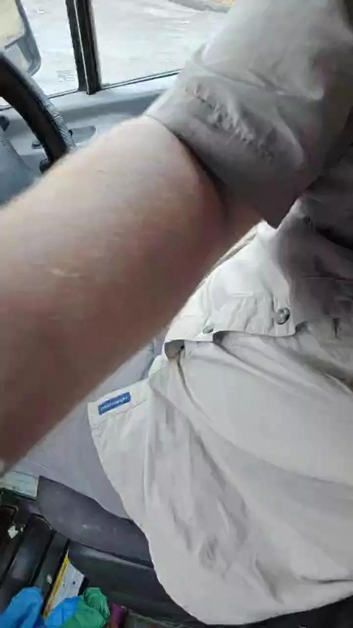 Kleindude on Cam4 